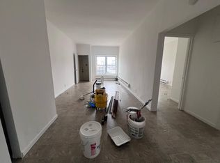 209-03 Hillside Ave #2B, Queens Village, NY 11427
