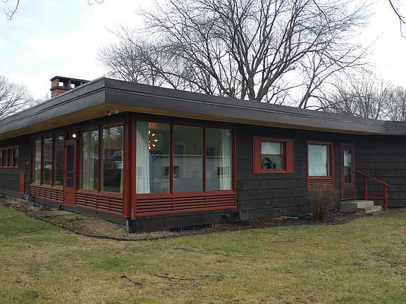 2nd image of 815 Ferndale St