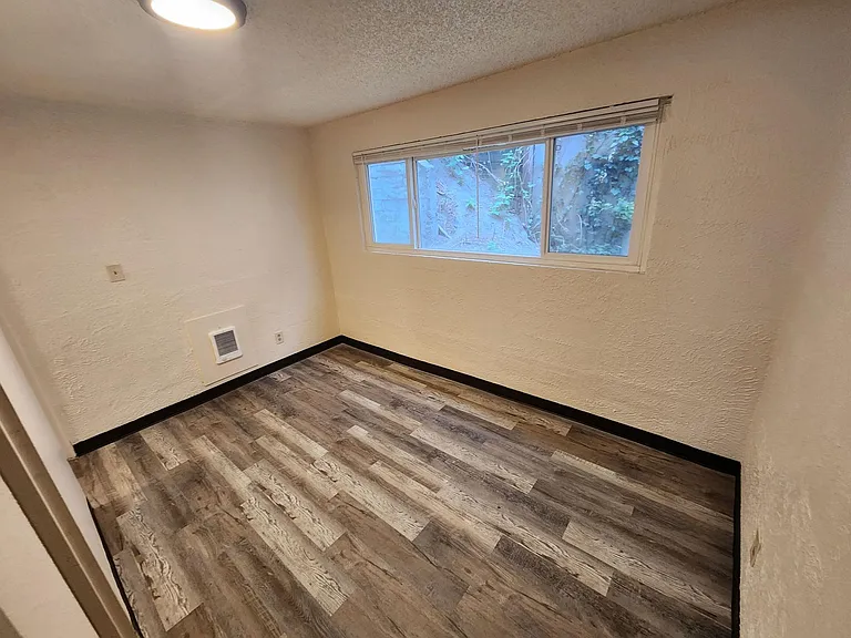 Melrose Court Apartments — Photo 6