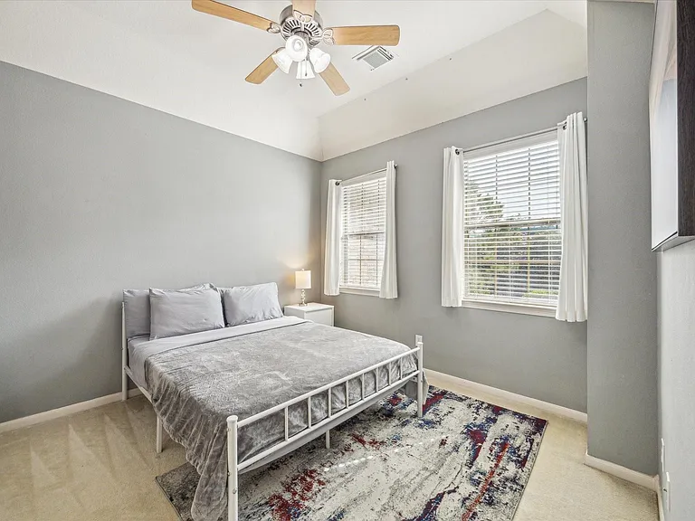 2403 Clippers Sq — Photo 15