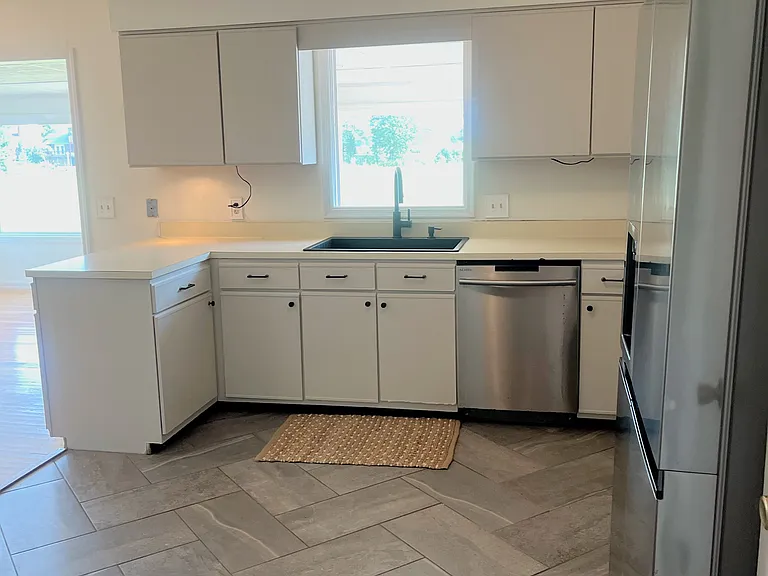 689 Cedar Point — Photo 10