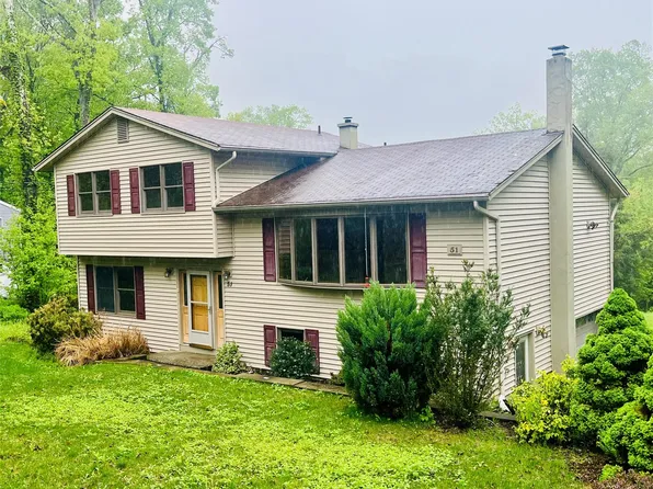 51 Pine Court, Middletown, NY 10941
