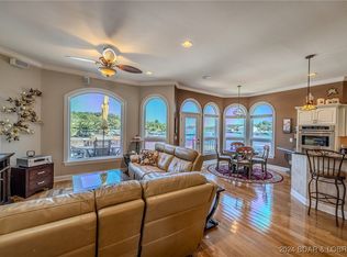 43 Flamingo Bay Rd, Lake Ozark, MO 65049