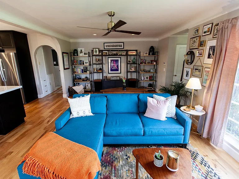 833 W Earll Dr — Photo 19
