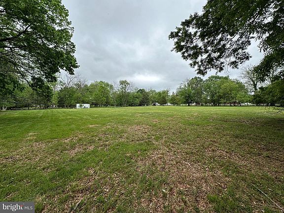 4th image of 1100 Rural Ave