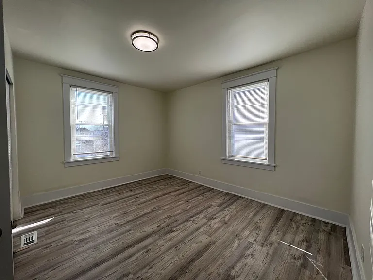 132 Amelia St — Photo 17