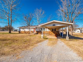 103 NE Tignor St, Canadian, OK 74425