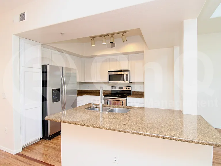 2402 E 5th St #1562 — Photo 3