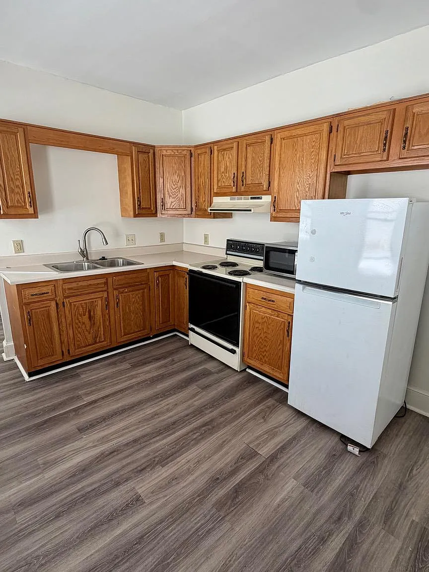2 bed, 1.5 bath, $1,495 — Photo 3