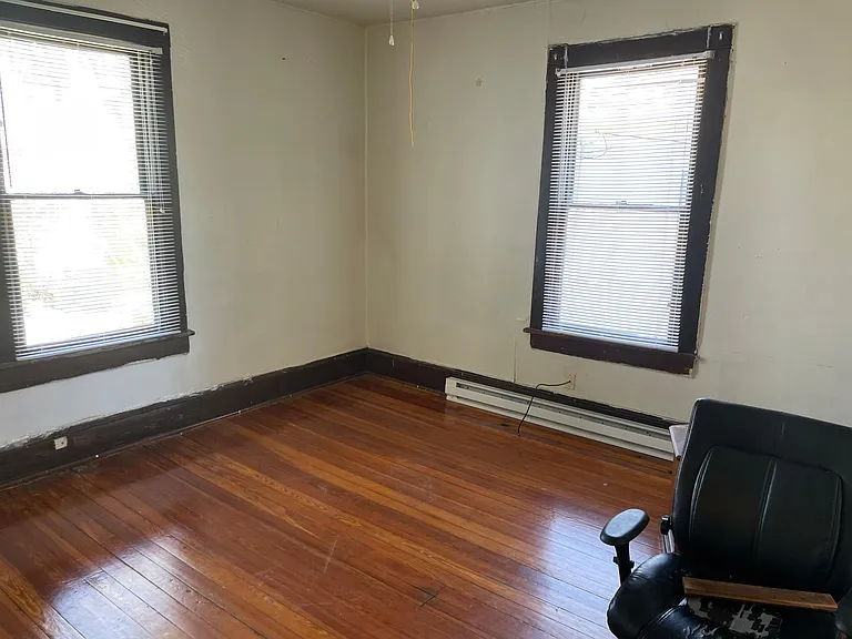 615 Mountain Ave SW #B — Photo 4