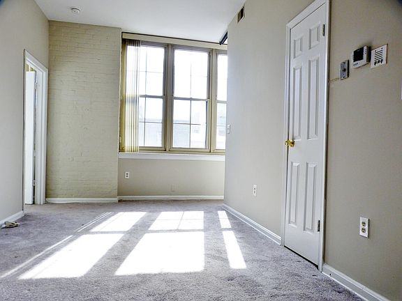 Welcome to 1516 Lancaster #2B!