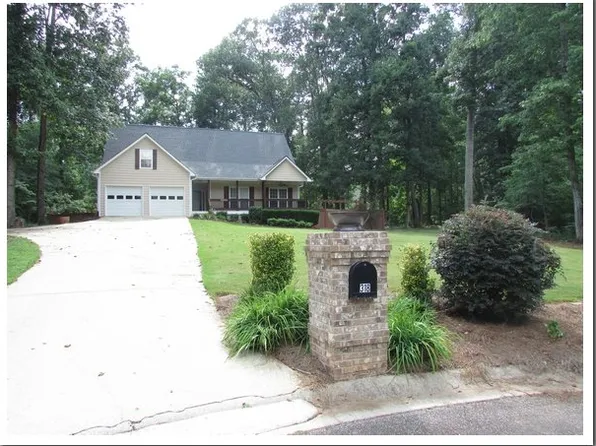 318 Heatherwood Dr, Auburn, GA 30011