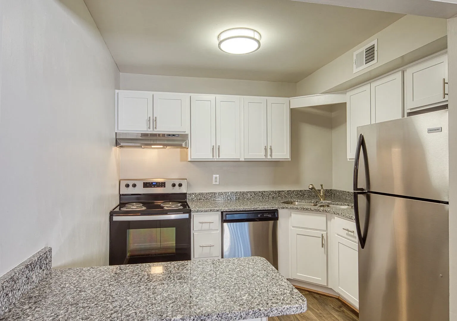 Aria Apartment Homes — Photo 1
