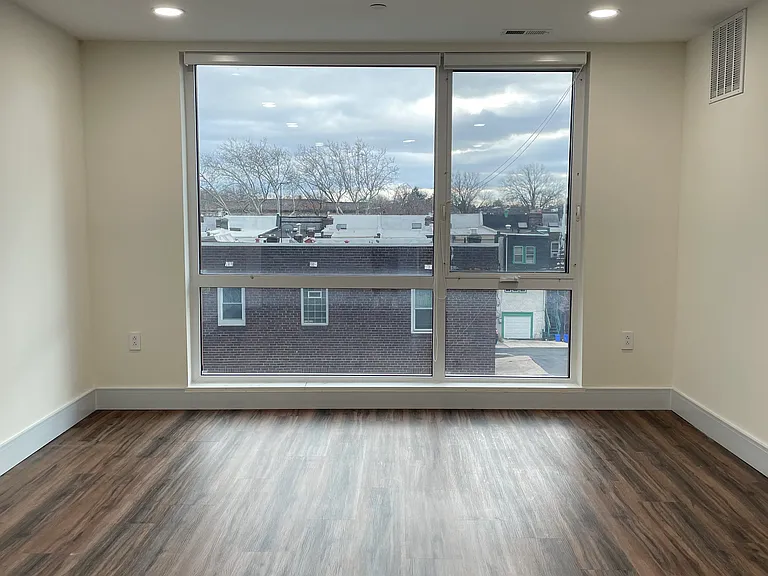 4906 Spruce St #310 — Photo 16