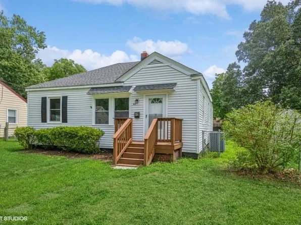 40 Cavalier Rd, Hampton, VA 23669