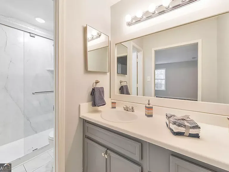 906 Augusta Dr SE #2 — Photo 5