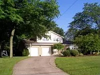63 Robin Hood Dr photo 1