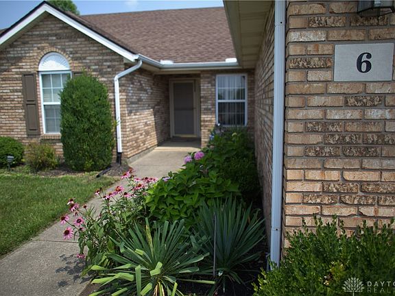 3rd image of 6 Green Knoll Dr
