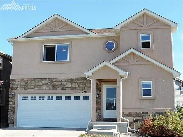 4 bed, 3.5 bath, 2836 sqft, $2,900 — Photo 1