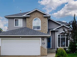 168 W Fairways Dr NW, Airdrie, AB T4B2R8