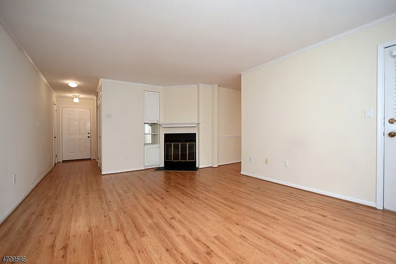 1 bed, 1.0 bath, $2,575 — Photo 4