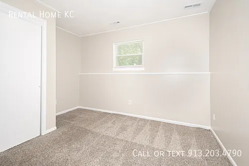 16413 W 123rd St — Photo 20