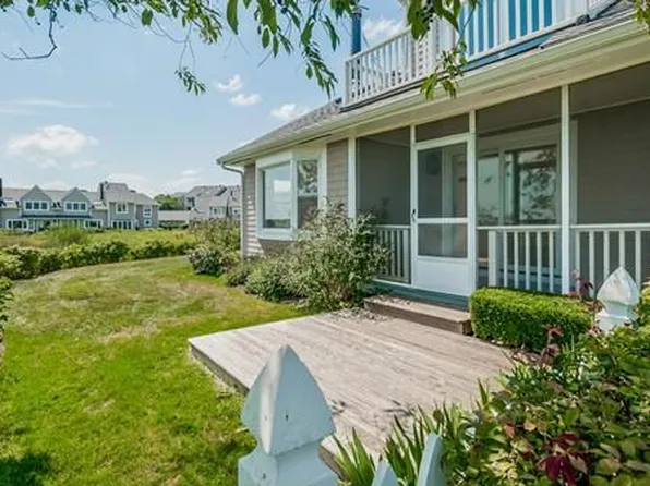 9 Brigantine Ln, Quincy, MA 02171