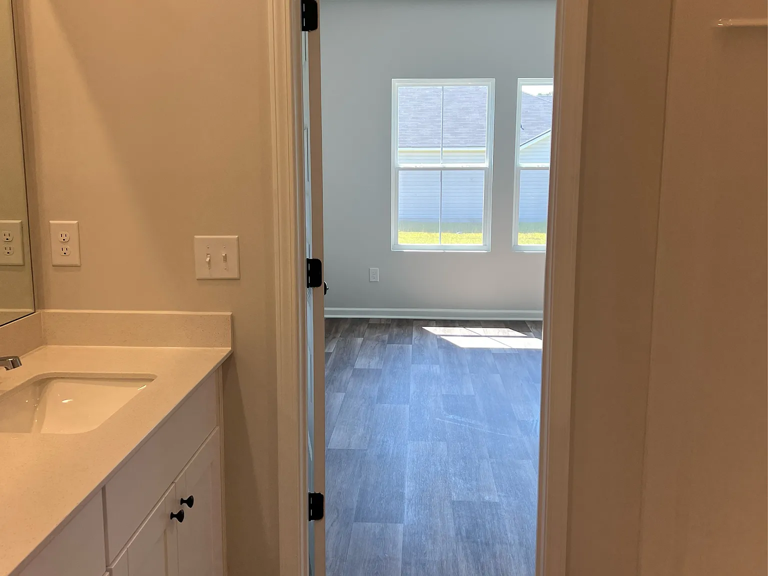 4 bed, 1965 sqft, $1,900 — Photo 3