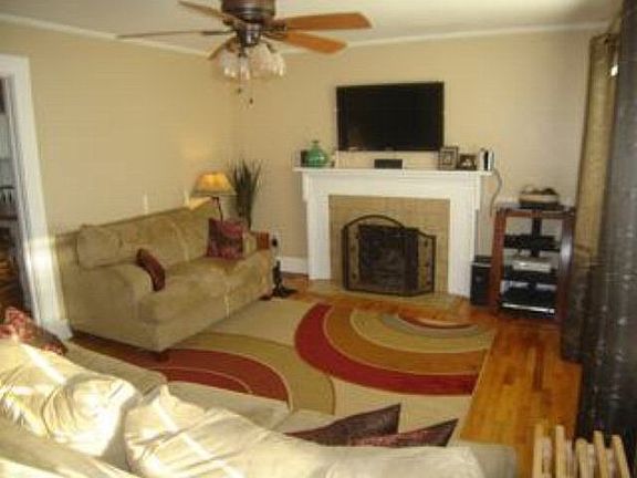 3rd image of 86 Greenwood Dr