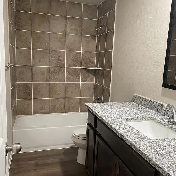 512 Raymond St — Photo 17