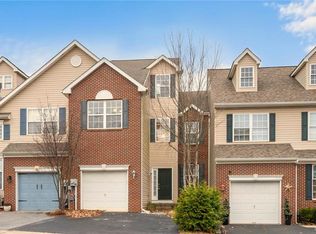 5203 Spring Ridge Dr E, Macungie, PA 18062