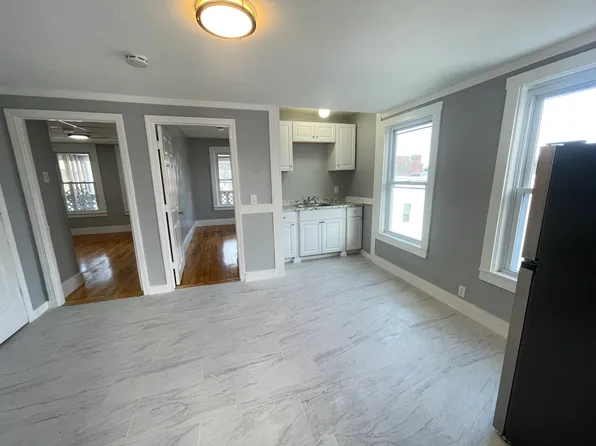 12 Birch St APT 5, Fitchburg, MA 01420