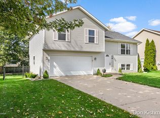 3049 Boone Ave SW, Wyoming, MI 49519