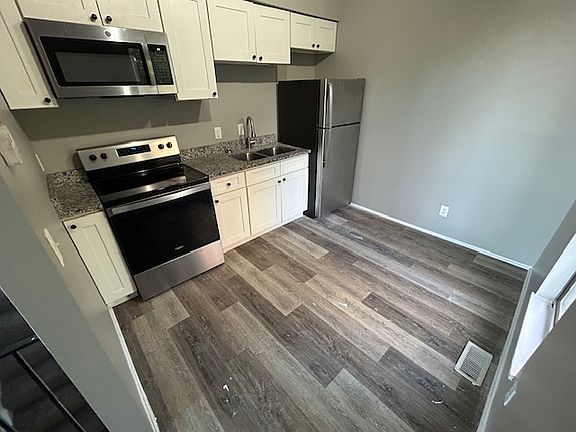 3rd image of 2424 Glenway Ave #B