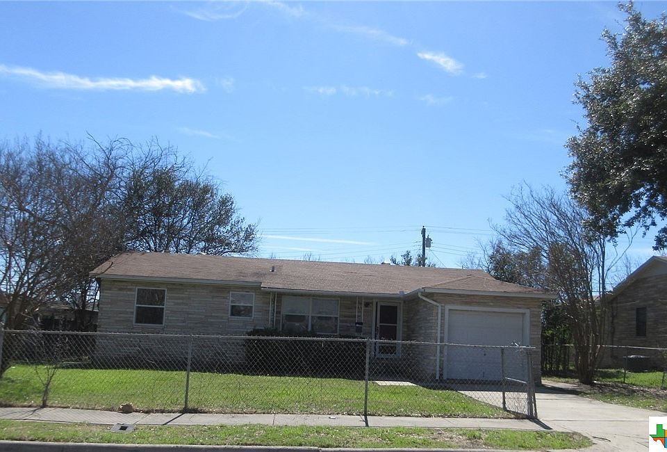 1st image of 2206 Davis Dr