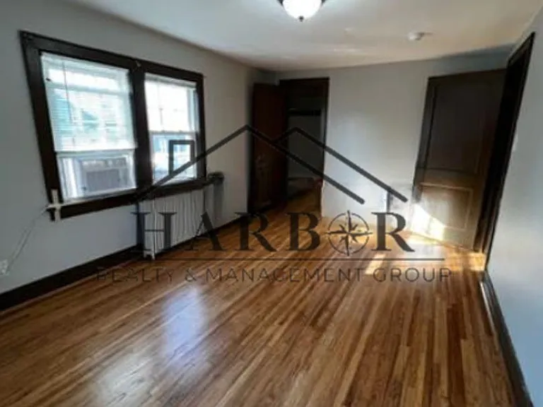 1st Avenue SW Duplex — Photo 16