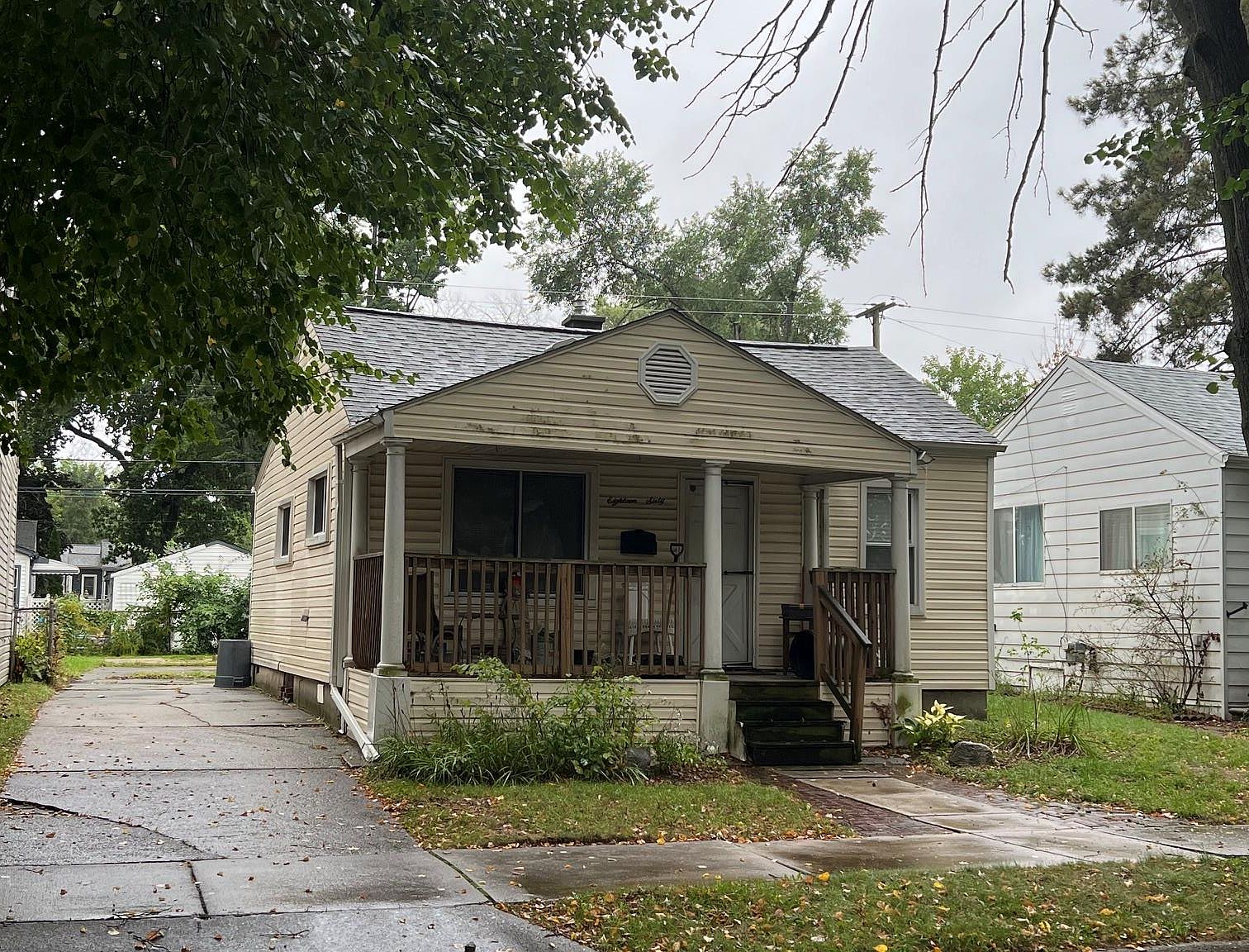 1860 Academy St, Ferndale, MI 48220