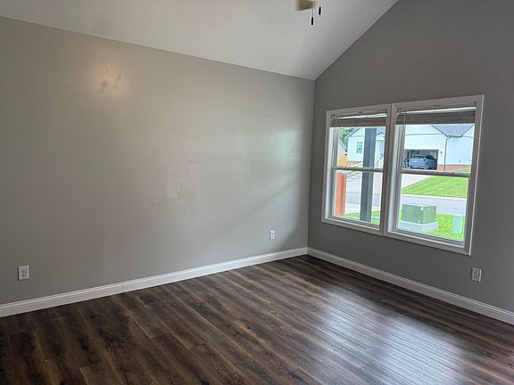 5th image of 272 Pinehurst Way