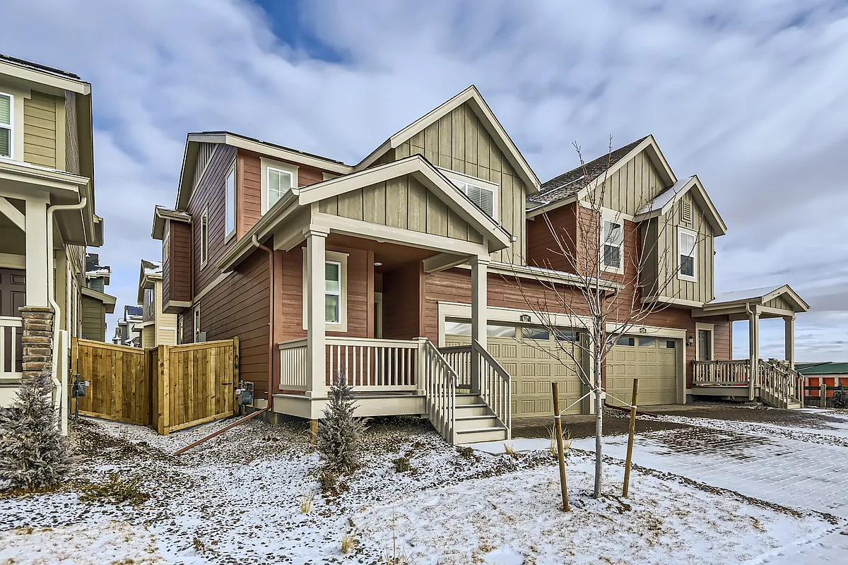 Building Photo - 637 Thistle Pl