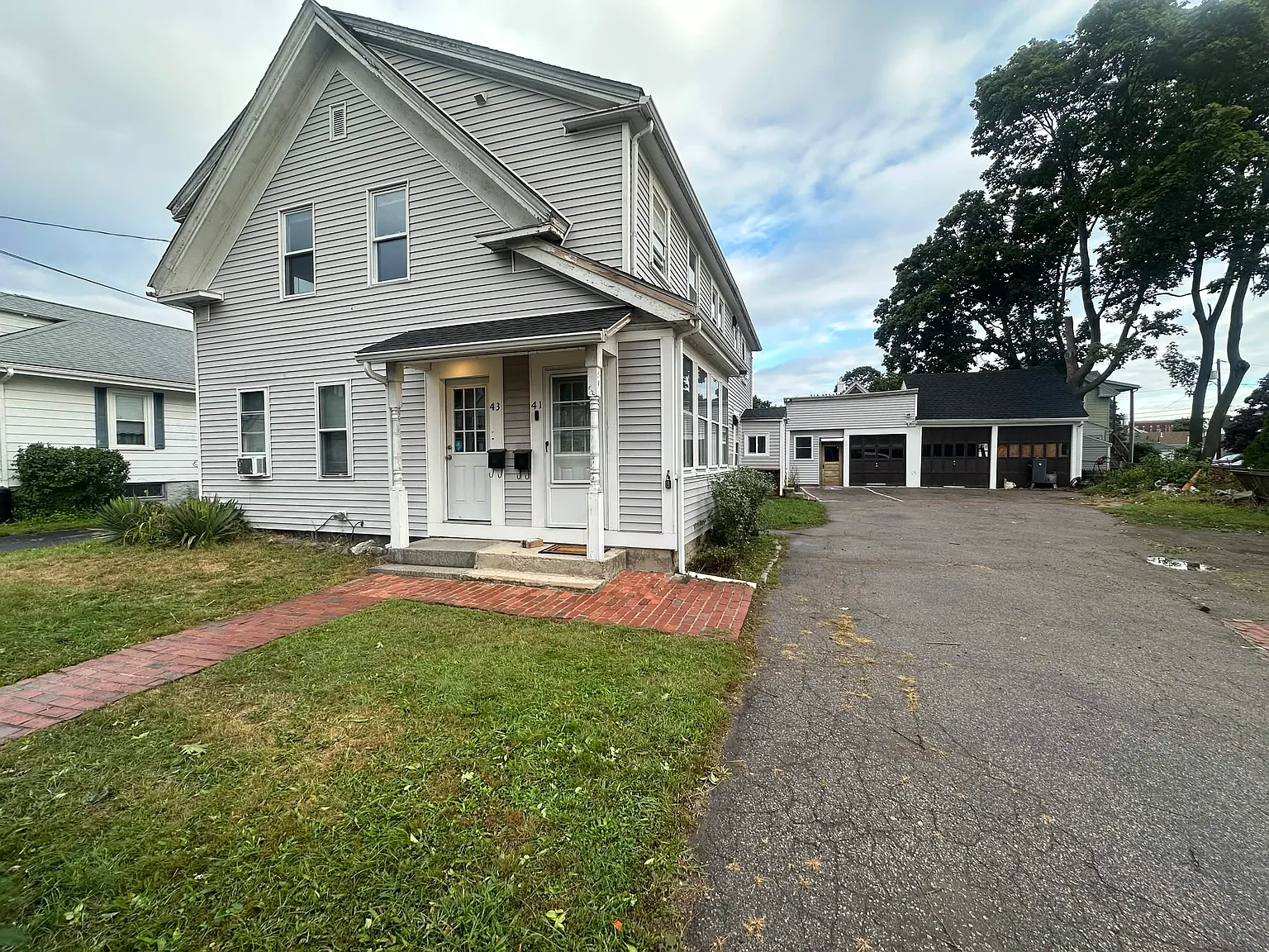 2 bed, 1012 sqft, $2,300 — Photo 3