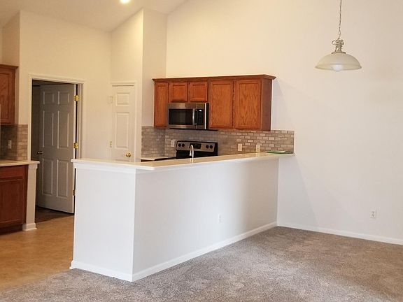 Kitchen, Bar Counter, Dining