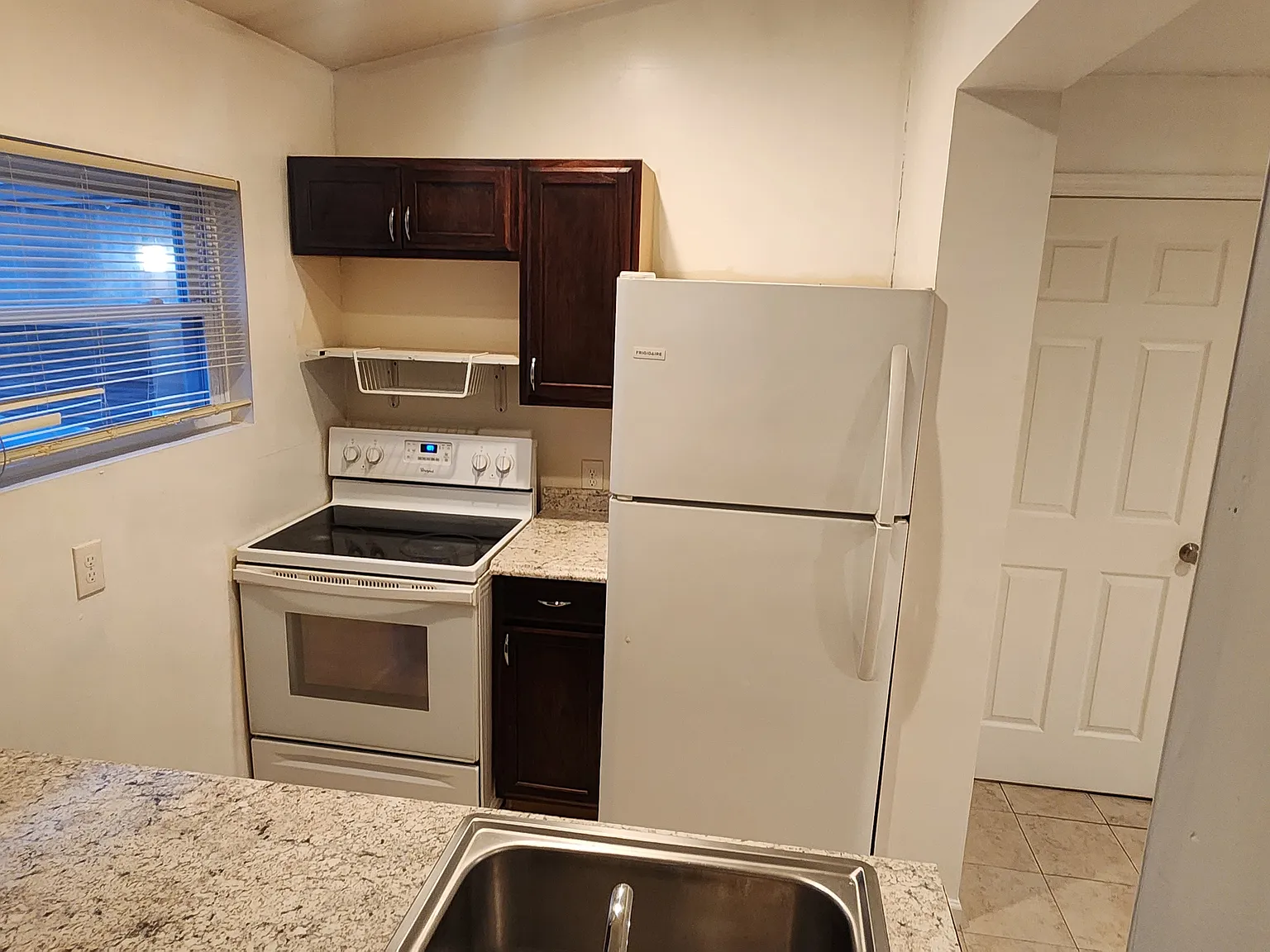 1 bed, 700 sqft, $1,500 — Photo 3