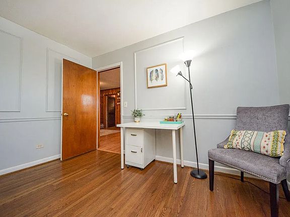 4th image of 2506 Elm Dr NE