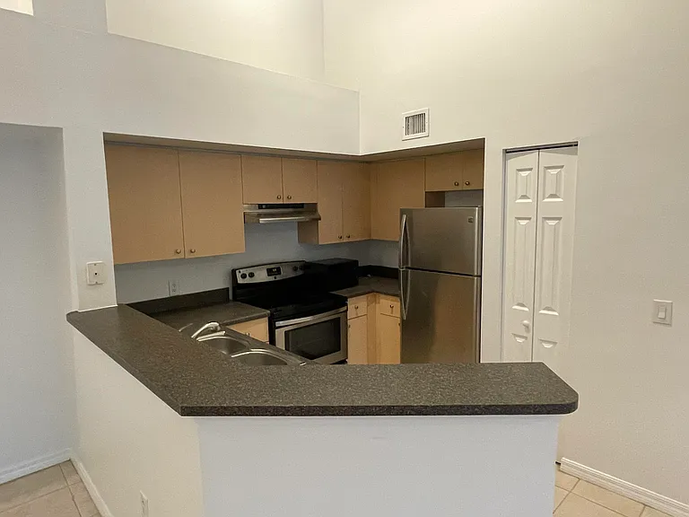 4041 San Marino Blvd #303 — Photo 4
