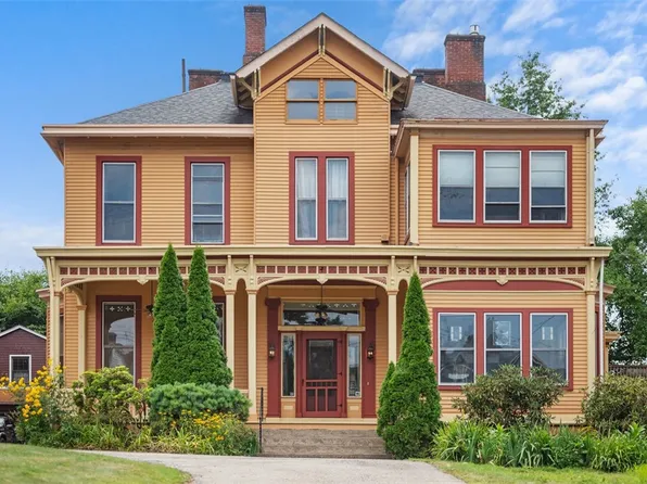 210 Maple Ave, Swissvale, PA 15218