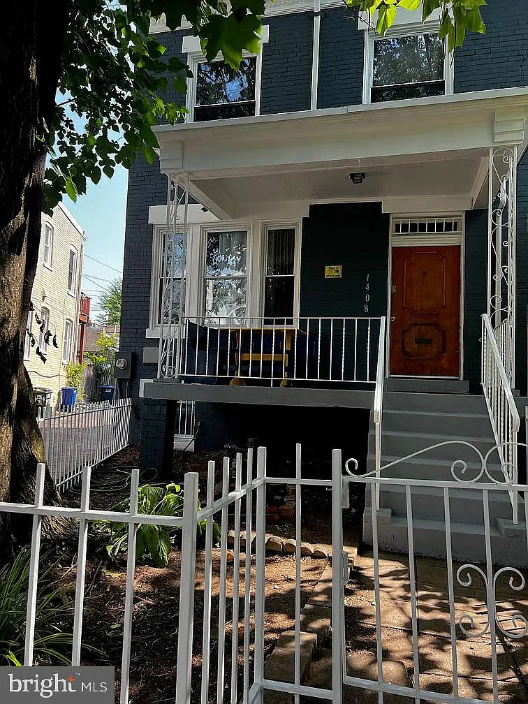 1408 Perry Pl NW — Photo 1