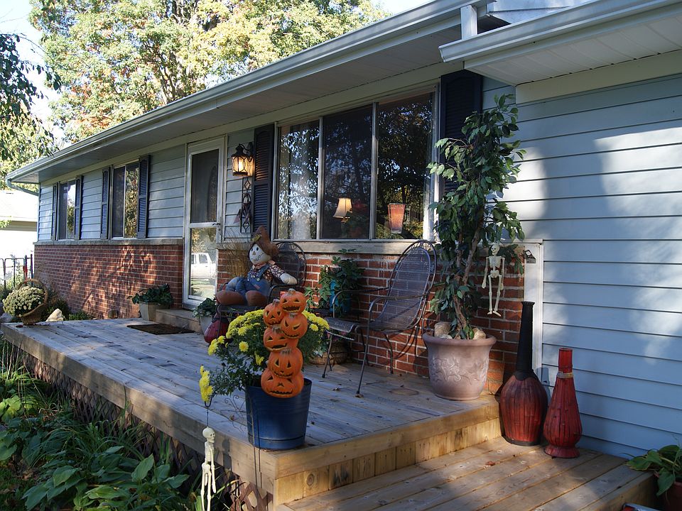 1st image of 914 Brushwood Ave
