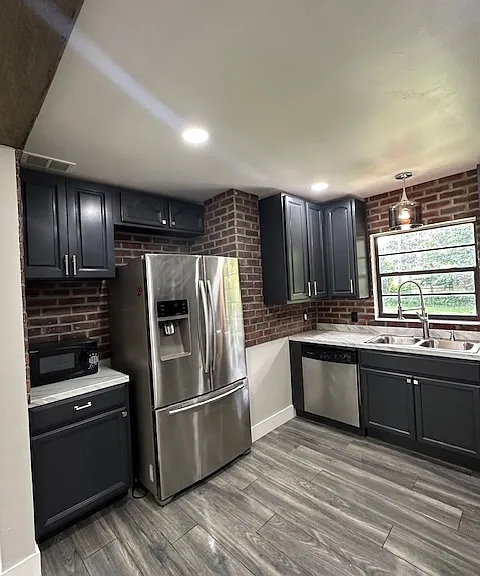 429 Ventura Ave — Photo 2