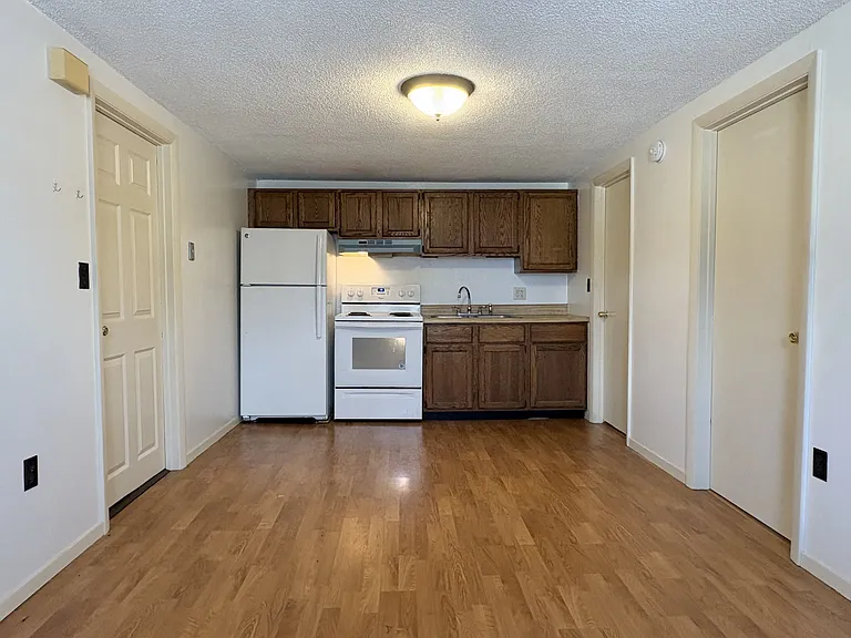 155 Main St #4 — Photo 3