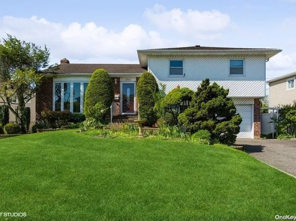 1316 Jonathan Lane, Wantagh, NY 11793